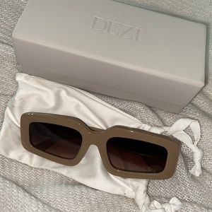 DEZI - Read the room, Clay